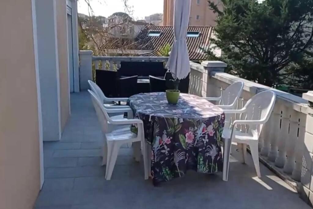 Maison Au Calme Avec Jardin Et Piscine Saint Raphael Exteriér fotografie